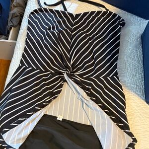 VENUS Black and White Swimsuit Top size 12 bottoms size XL